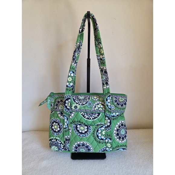 Vera & Lucy Handbags - Retired‎ Vera Bradley Green Medallion Shoulder Bag – Quilted Cotton – Classic VB